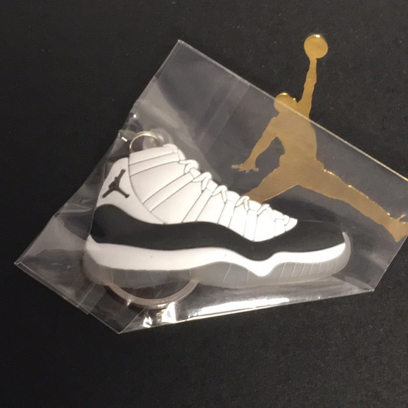 ANY 10 key chains $25 - Picture 1 of 5
